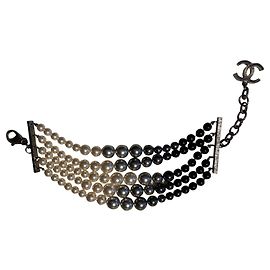 Bracelet Chanel 5 rangées de perles noires et blanches Noir