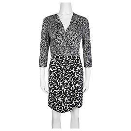 Diane Von Furstenberg Vestido envoltório simulado de seda DvF Melodi em preto e branco Preto Branco