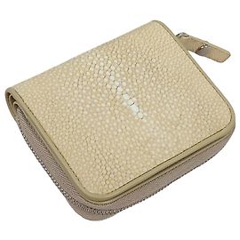 Autre Marque Beige stingray zip wallet Beige