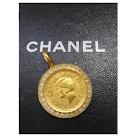 Chanel-Pingente Chanel-Dourado