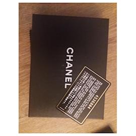 Chanel-porte-monnaie-Noir