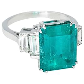 inconnue-white gold ring, emerald 5.90 Cts, diamants.-Other