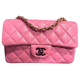Chanel-Minibolso con solapa rectangular rosa Timeless de Chanel-Rosa
