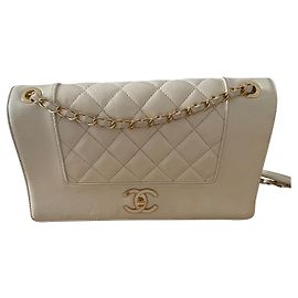Chanel Mademoiselle Sac à main en cuir beige doré Beige Bijouterie dorée