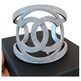 Large Chanel CC crystal cuff bracelet Silvery