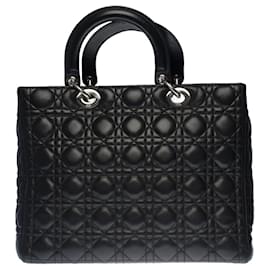 Christian Dior-Très chic sac bandoulière Dior Lady Dior grand modèle (GM) en cuir cannage noir, garniture en métal argenté-Noir