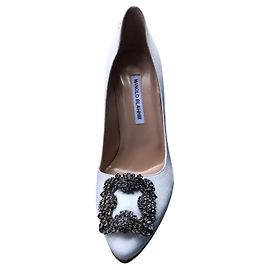 Manolo Blahnik Hangisi Farbe weiß neu Weiß