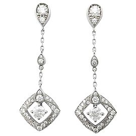 Orecchini Chaumet, “Josephine Eclat floreale”, oro bianco e diamanti. Altro