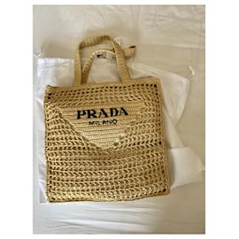 Prada-Handtaschen-Beige