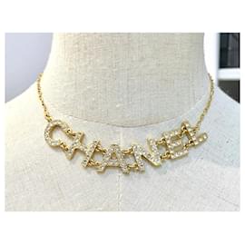 Chanel-CHANEL Collana girocollo con strass dorati-Gold hardware