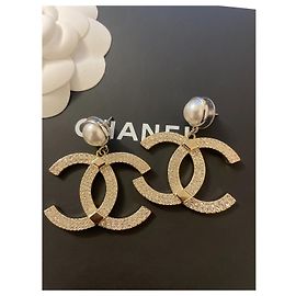 Chanel CC-Anhängerohrringe Gold hardware