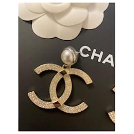 Chanel-Boucles d'oreilles pendentif CC-Bijouterie dorée