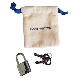Lucchetto Louis Vuitton Gioiello in Acrilico Argento Silver hardware