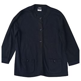 Chanel Uniform Strickjacke marineblau mit Camelia Knöpfen Haselnuss Marineblau