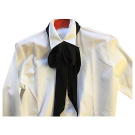 Saint Laurent Lavallière in georgette di seta nera . Nero