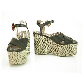 Marc Jacobs ” Rowan” Black Leather Beaded Buckle Wedge Sandal Platform SZ 39 Black