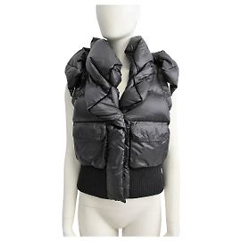 Jaqueta "Givenchy" sem mangas. Preto