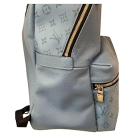 Louis Vuitton-Discovery-Light blue