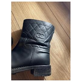 Chanel-Stiefeletten-Schwarz