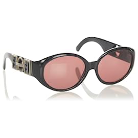 Fendi-Fendi Black Round Tinted Sunglasses-Black