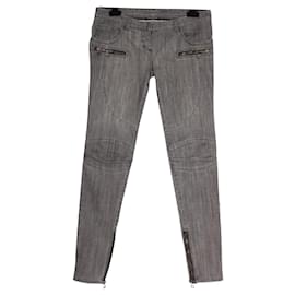 Balmain Jeans. Grau