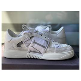Valentino Garavani-LOW VL SNEAKERS7N IN calf leather AND RIBBONS-White