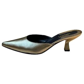 Gianni Versace mules Versace vintage Doré