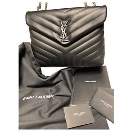 Yves Saint Laurent Borsa Loulou piccola in pelle Nero