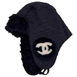 Chanel-Chanel schwarze Lammfell-Mouton-Fliegermütze-Schwarz