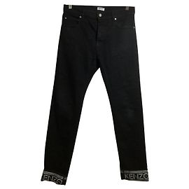 Jeans Kenzo com virada preta e branca da marca Preto