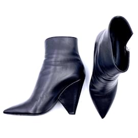 Saint Laurent-Saint Laurent Nikki ankle boots in black leather-Black