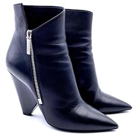 Saint Laurent-Saint Laurent Nikki ankle boots in black leather-Black