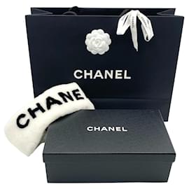Chanel-Bande unique en fourrure blanche Chanel neuve-Noir,Blanc