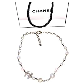 Colar Chanel de pérolas e strass Outro