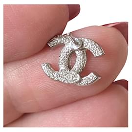 Chanel-CC F18V Logo Timeless Classic Crystal Earrings-Silvery