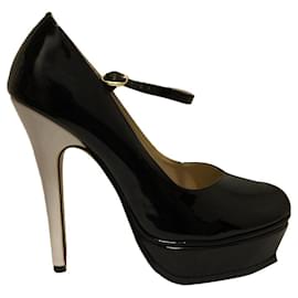 Yves Saint Laurent-Tribute Mary Janes in black patent-Black,White