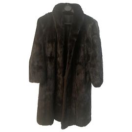 Sam Rone Abrigos, Ropa de calle Negro