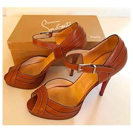 Christian Louboutin-Cidade 120-Outro