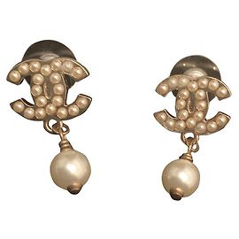 Chanel Boucles d'oreilles Bijouterie dorée