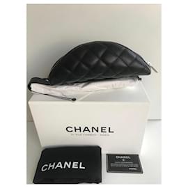 Chanel-Chanel Gürteltasche aus schwarzem Lammleder .neuf-Schwarz
