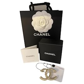Chanel-Chanel CC Goldbrosche . Neuve-Gold hardware