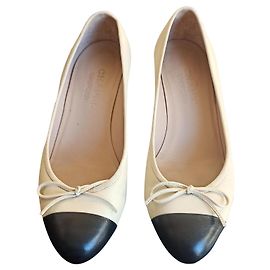 Chanel Uniform two-tone beige and black leather pumps size 36 Black Beige
