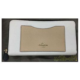 COACH MODEL NUMBER: F57605 White