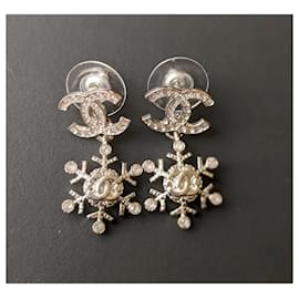 Chanel-CC A19B Snowflake SHW Earrings-Silvery