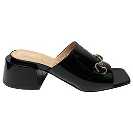 Gucci Lexi Mules 55 in vernice nera Nero