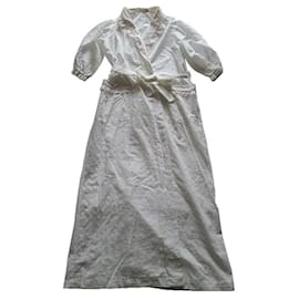 Autre Marque-Ariel - Lounging Robe mit Ösenstickerei in Weiß-Weiß