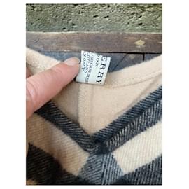 Burberry-Superb burberry girl child poncho-Beige