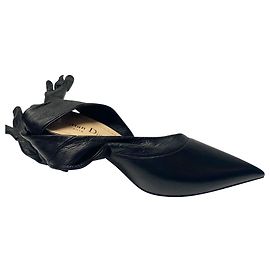 Bombas de calcanhar de gatinho Christian Dior com tira de tornozelo em couro preto Preto