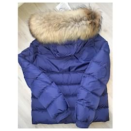 Moncler-Bryon modelo-Azul