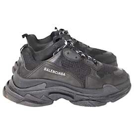 Balenciaga-Balenciaga Men's Triple S Sneakers in Black Polyamide-Black